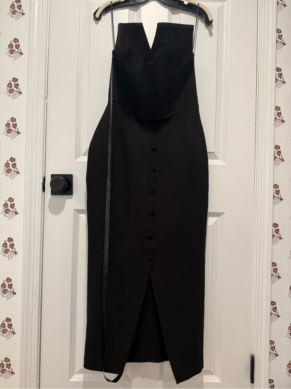 Elegant Black Button-Front Midi Dress with V-Neck